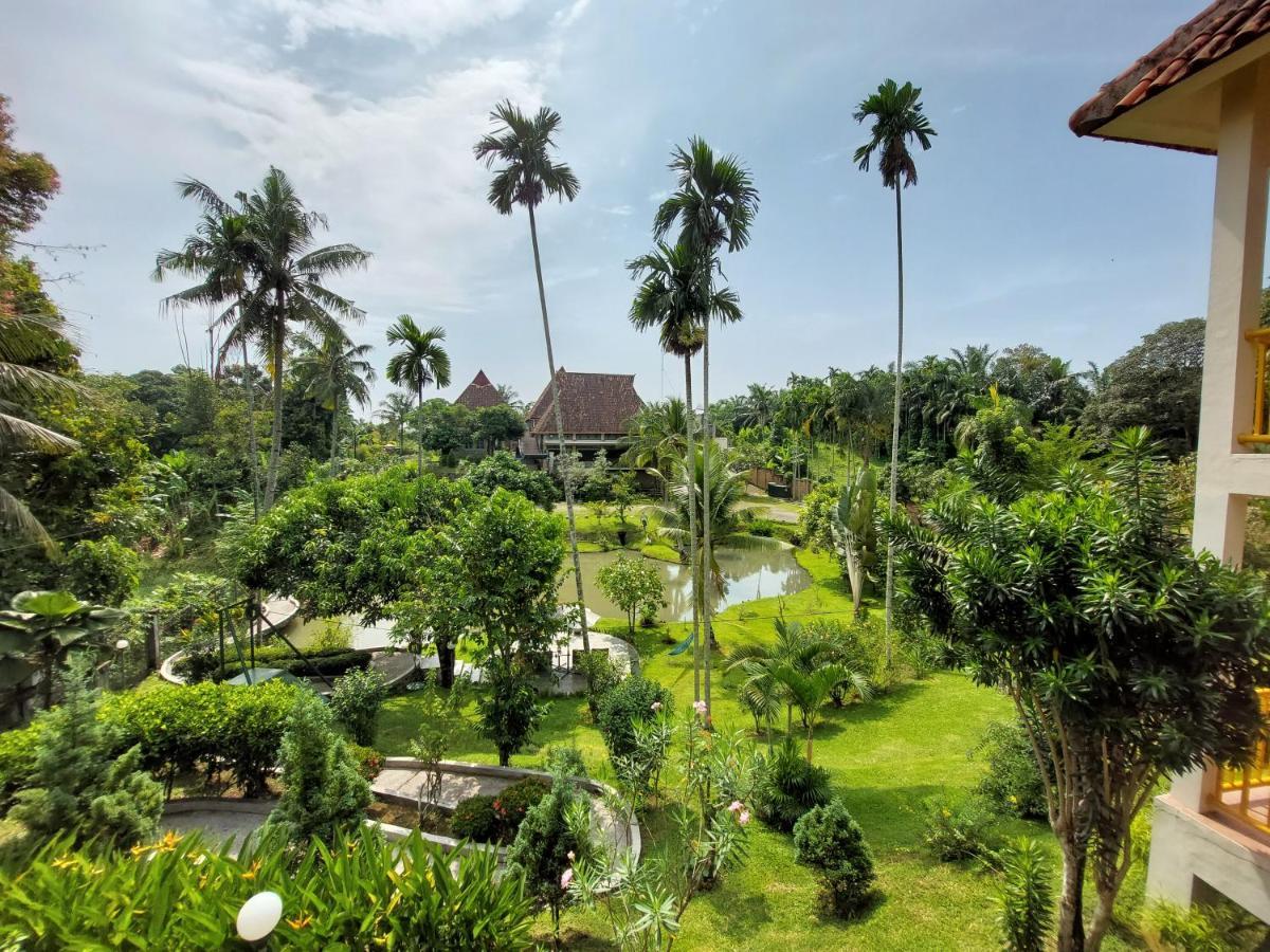 Hotel Deli River And Restaurant Omlandia Medan Kültér fotó