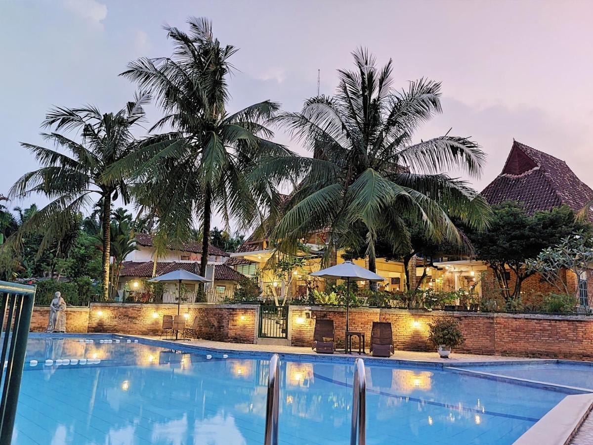 Hotel Deli River And Restaurant Omlandia Medan Kültér fotó