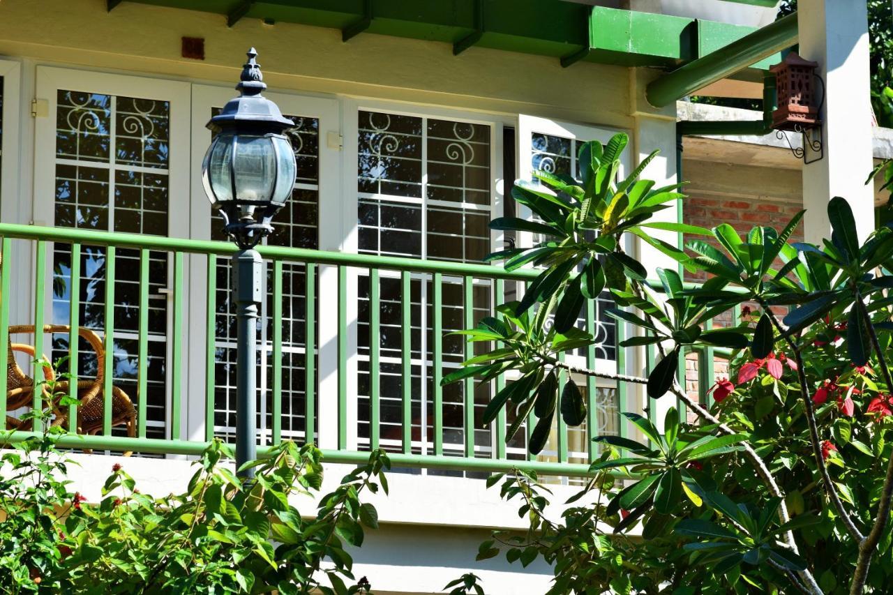 Hotel Deli River And Restaurant Omlandia Medan Kültér fotó
