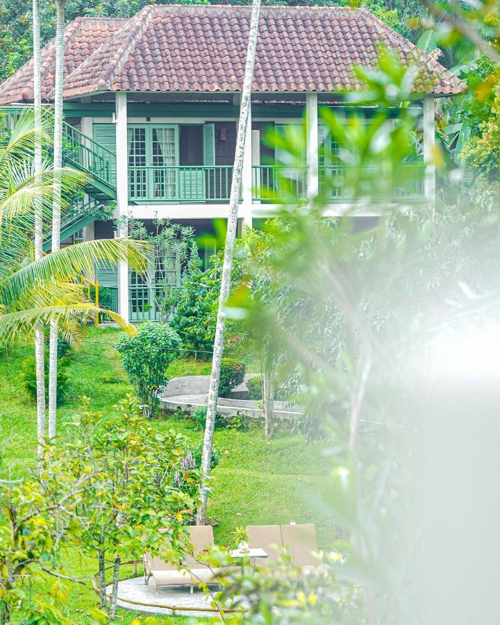 Hotel Deli River And Restaurant Omlandia Medan Kültér fotó