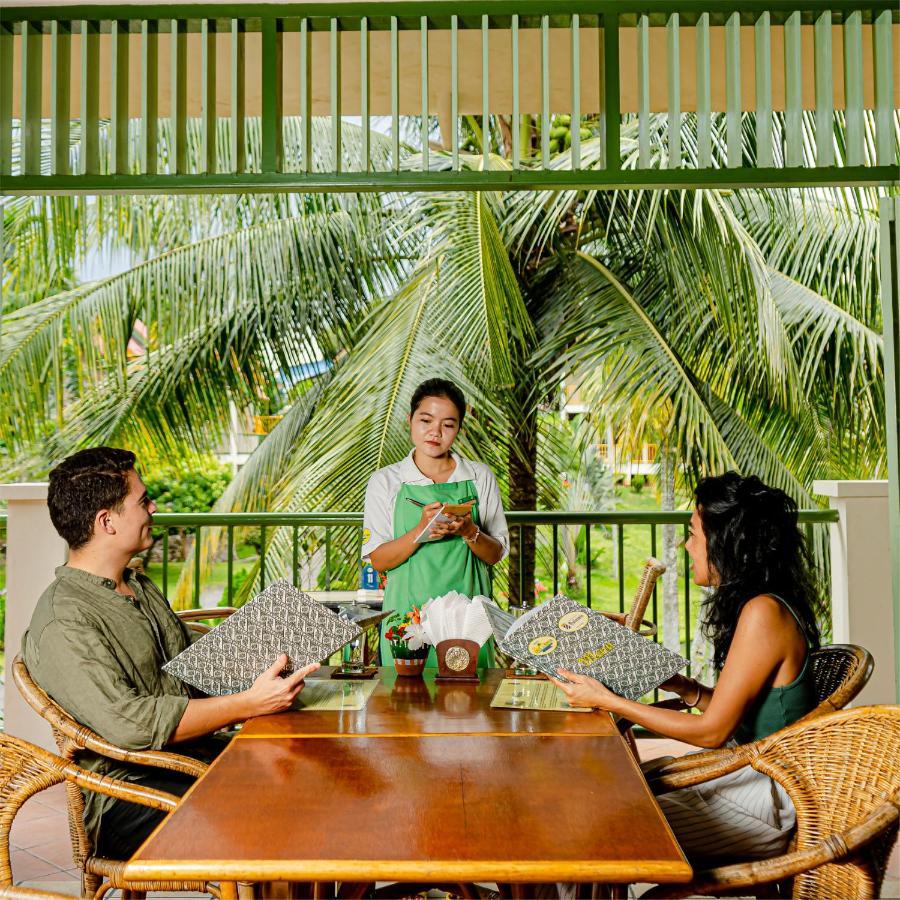 Hotel Deli River And Restaurant Omlandia Medan Kültér fotó