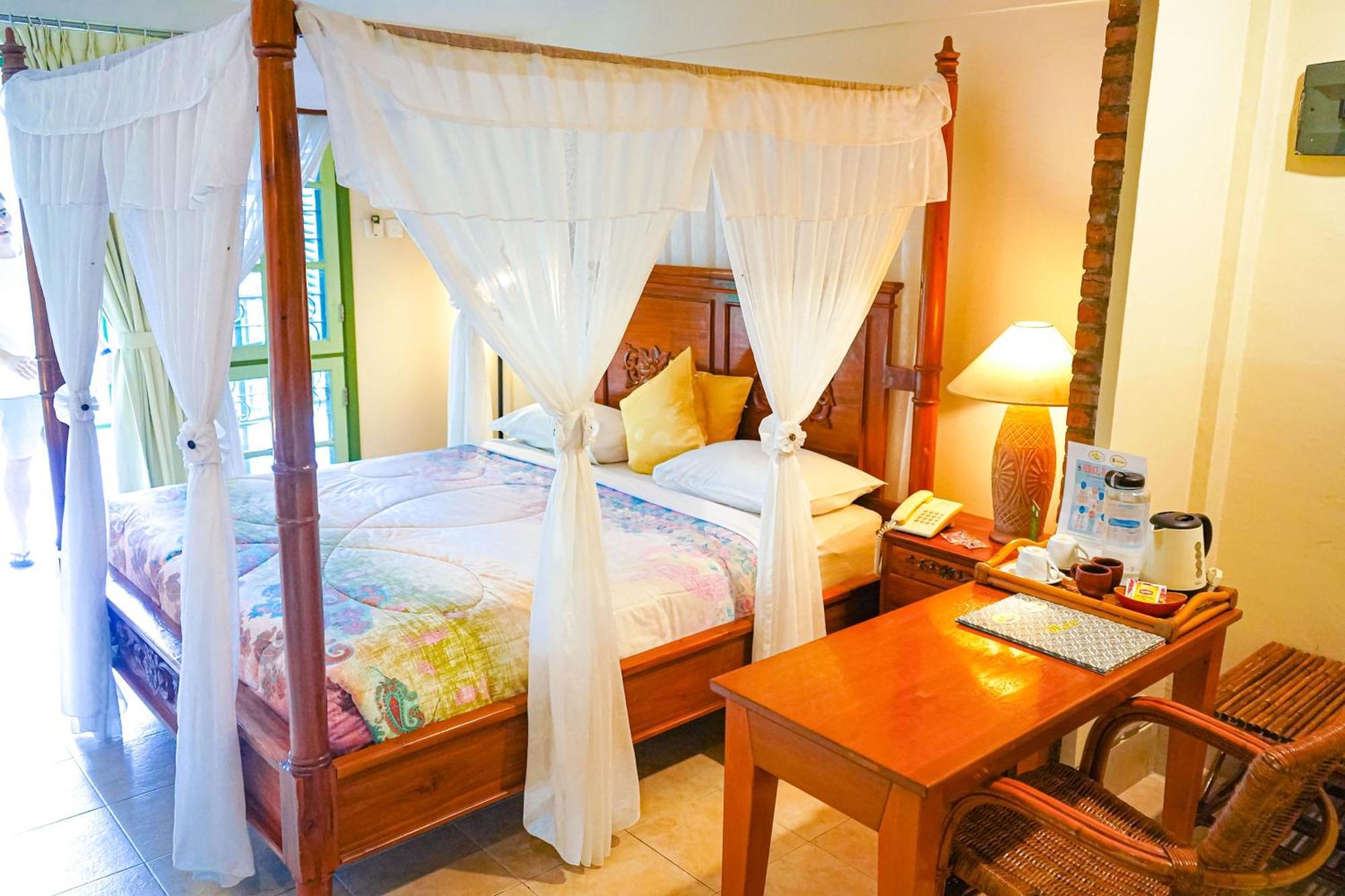 Hotel Deli River And Restaurant Omlandia Medan Kültér fotó